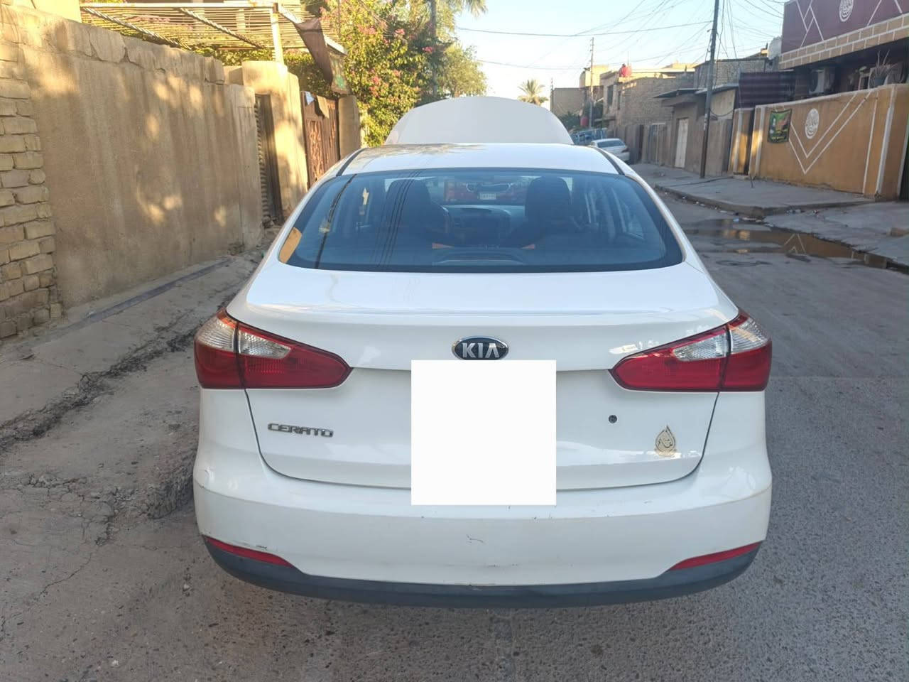 السلام عليكم سيراتو بغداد بدون صبغ موديل ١٤ بيها فقط بارد وتكحيل سيارة حلوة تخم تاير جديد منضومة تبريد جديدة صدر امامي خلفي جديد السعر ١٠٤ ورقات وبها مجال  ***********
