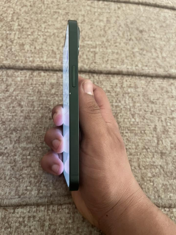 السلام عليكم أيفون 13عادي بلادي ما مفتوح نضيف ذاكره 128وبطاريه 79بس انسه الصرف ما تصرف الجهاز شرق اوسط سعر 400وبي مجال بصيط الرقم ***********
