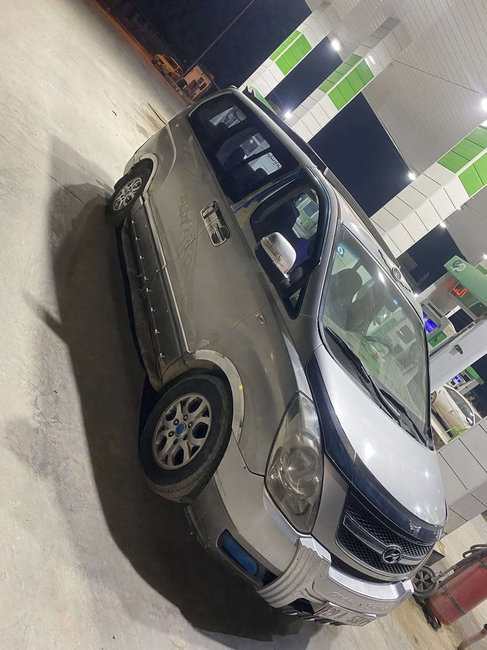 السلام عليكم ستاركس موديل 8 مسكر اصل أوتوماتيك ملكيه فتحات مكينه 12 قبق اسود السياره مكفوله من الصبغ والتبديل العنوان الديوانية الدغاره ***********
