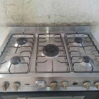 طباخ ايطالي • شغال • نظيف