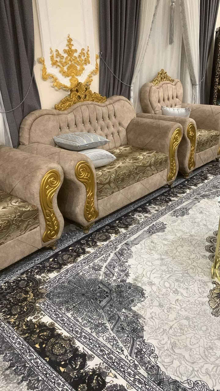 غرفه نجاره كبيره مع غرفه  نجاره صغيره مع قنفات ذهبي وقنفات ماروني كلهم ٣٥٠٠ ثلاثه مليون وخمسميه
للاستفسار
***********
