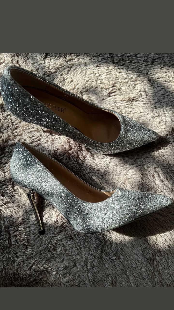 شلعة احذيه بسعر مناسب التواصل واتساب ***********
