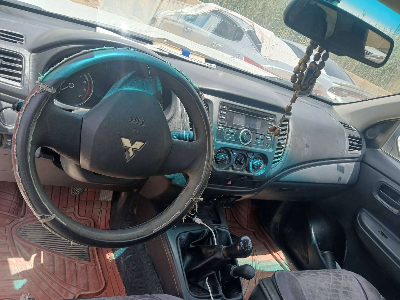 السلام عليكم
 ميسبوشي L200 موديل 2020 بانزين كير عادي دفع رباعي السياره مكفوله كفاله عامه السعر 175 للاستفسار الاتصال على الرقم ***********
