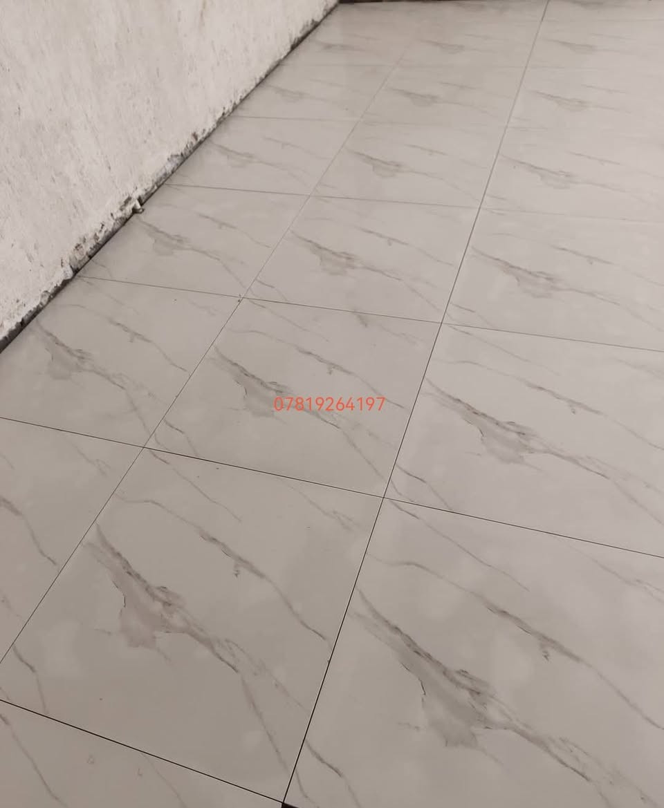 خلفة سيراميك متفرغ نشتغل عل متر وبل يوميه التواصل عل رقم ***********
