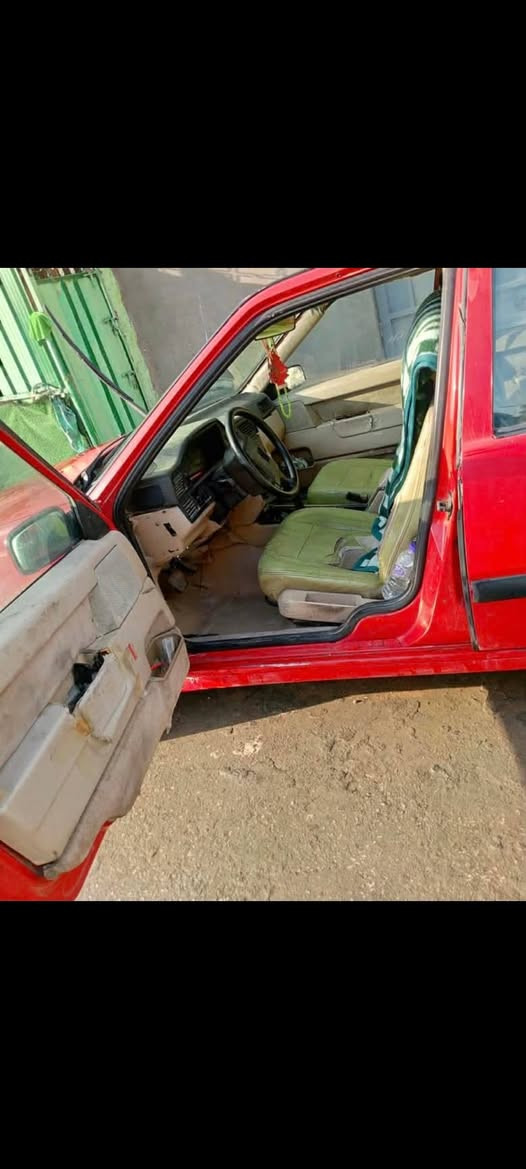 سلام عليكم فالفو موديل 94 حجم 850 خمسه سلندر  السنويه ب ٢٦ شهر ٨ سنويه النجف وراعيها من نجف مكفوله من ضربه القويه وسياره بلاديه  السياره نضيفه ومعمره وجاهزه المكينه وكير نضيفات  جداً حداديه جديده سياره جاهزه ونضيفه  سعرها 30 وبيها مجال شرط مداور مكان نجف    رقم  ***********
