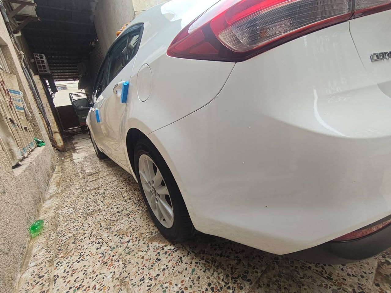 سيراتو خليجي مديل 2017 كفاله عامه مكينه كير تبريد وتدفئه جاهزه رقم انكليزي وهزه جديده رقم بصره تحويل مباشر للبيع -او مراوس بسياره سبعه راكب السعر 142 بيه مجال قليل العنوان البصره أبي الخصيب حمدان   رقم النقال ***********
