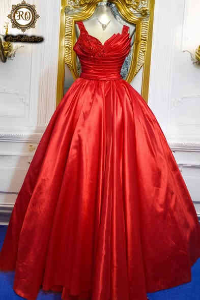 للبيع اخو الجديد 
بدلات ابيض   عدد 35
بدلات الوان    عدد 20
فساتين سهره  عدد 40
التواصل على الرقم التالي *********** واتساب ☎️
