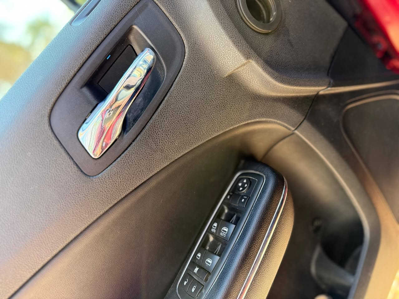 السلام عليكم ورحمه الله وبركاته
دوج جارجر موديل 2013

متوم وكامل رقم اربيل الدولي 

 كصتها جنطة 

مكينة 6 سلندر 3600

كيلو متر 260 

نظام بلوتوث

نظام SPORTS 

بصمة+بصمة ابواب 

حساسات  خلفي 

تحكم كشنات كهربائي

كشنات تدفئه 

تحكم حركة الستيرن كهربائي 

تدفئه بالمري 

مري شفط وتحكم بالمري كهربائي 

لايت LED زنون 

داخل مميز 

مانع انزلاق 

وسادة كهربائية 

نظام تحديد السرعة

گير مكينه مكفول حدادية تبريد كله جاهز 

مكان السيارة بابل 

السعر 57 وبيها مجال

للاستفسار الاتصال

***********
