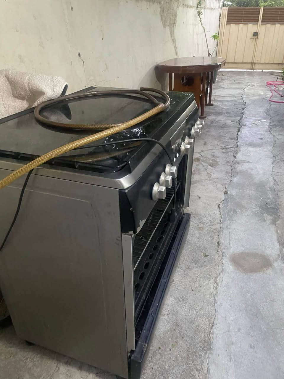 طباخ للبيع العيون كلها تشتغل ما عده وحده و الباب مال  فرن مكسور النار مالته كلش قويه إذا تريدون تفاصيل اكثر كتبولي خاص سعره ٤٠ وبي مجال مستعجله كلش


**إذا كنت صاحب هذا الإعلان وتريد حذفه لأي سبب، رجاءا أرسل رسالة إلى الدعم الفني**