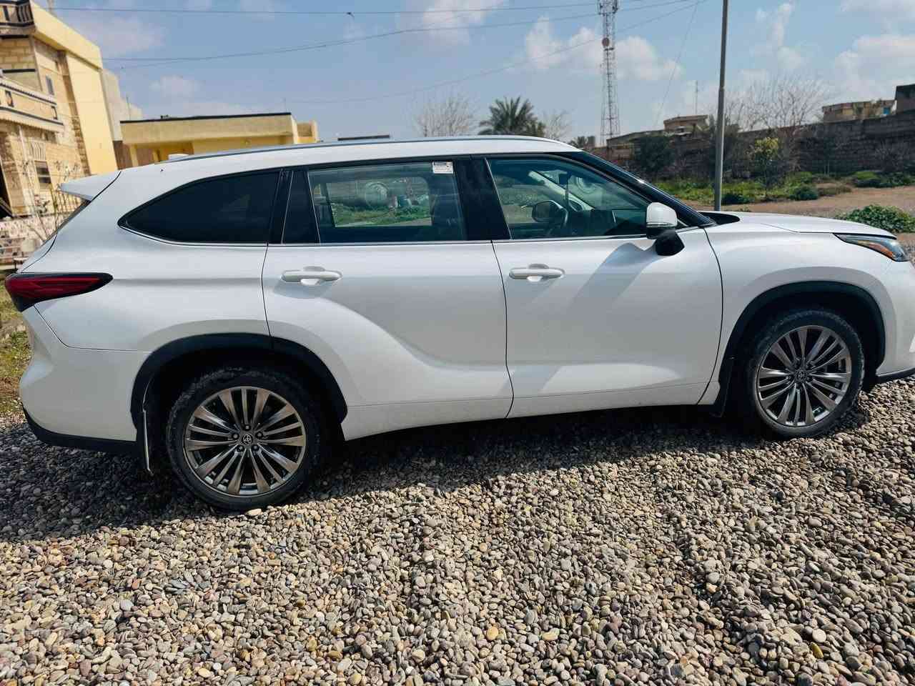 هايلاندر 2024 لمتد
مرقم أربيل 
محرك  2.4 تيربو 
مواصفات: limited  
ماشيه 21الف كم وقابل للزيادة 
بصمة 
بصمة ابواب 
كشنات جلد منفصل Vip
كشنات خزن كهربائي 
كشنات تدفئة وتبريد 
بريك كهربائي 
اوتو ستوب 
وضعيات قيادة درايف مود سبورت .نورمال .ايكو  
مانع انزلاق 
نزول منحدرات 
Snow ثلج 
ستائر خلفية
صندوك كهربائي 
بلاجيكتور 
رادار نقطة عمياء 
رادار خروج عن المسار 
رادار مانع تصادم امامي 
لايت زينون 
مقاعد صف صالث 
ايشاير مري 
شاحن وايرلس  
شاشة كبيرة 
سستم سماعات 
حساسات اماميه خلفيه 
فور ويل

صبغ جاملغ خلفي سكن🛑
السعر 390$
***********
