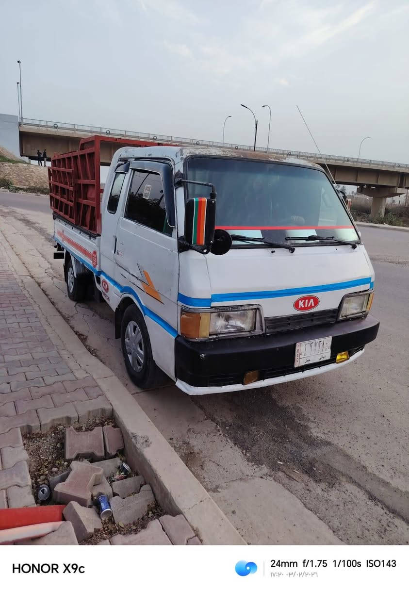 السلام عليكم 
كيا بنكو 1994 رقم ديالى للبيع 
كير ومحرك آكسل شاصي مكفول 
سنوية مشروع وطني تحويل مباشر 
صبغ مكانات للجمالية فقط بدون ضربة 
سيارة جاهزة 
السعر 45 
مكاني بلد طريق السيد محمد 
للاستفسار.  ***********
                 ***********
