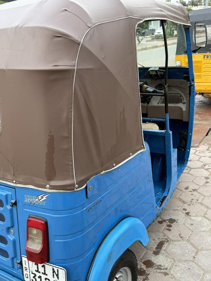 باجاج موديل2020
رقم وسنويه بسمي تحويل ثاني يوم
مابيه لا صبغ ولا معجون جاهزه كبل لشارع
مكاني بغداد المحموديه 
السعر 6500

***********‬
