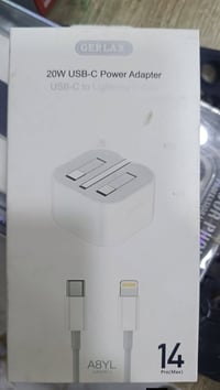 شاحنه ايفون اصلية وكالة ضمان 3 اشهر السعر 12 توصيل جميع محافظات العراق...