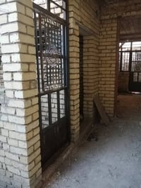 عندي بيت طابو صرف  بسمي  مكاني زعفرانيه  شارع الكهرباء  يم مدارس الحدي...