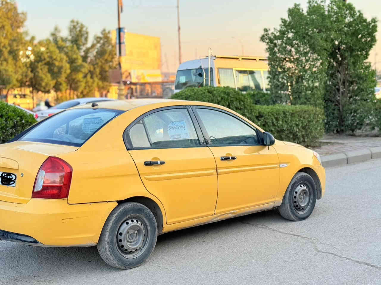 السلام عليكم سياره اكسنت 2009سياره جديده كير محرك حداديه تخم تاير مكينه 1600جازه مصفره هيه وغرام رقم مثنئ دولي سيار بيه جاملغ خلفي بدون عابر وباقي كفاله السعر 65وبيه مجال مكان سياره سماؤه المركز السفسار ‭0780 038 6701
