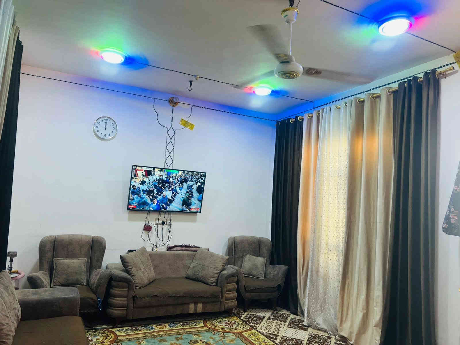 بيت للبيع المساحه 200 طابو السعر 38 
العنوان الكفل قرب مرقد سيد يحيى  بلمجمع الجديد  قريب ع شارع كربلا نجف مفرك الكفل عمود 350 كافه الخدمات متوفره من ماء من كهرباء من تبليط من كلشي جيب غراضك واكعد 
***********
