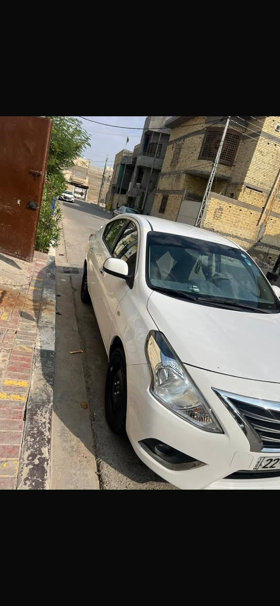 نيسان صني هندي مديل 23بيه بارد شبر مامكحل وبيه كارت بلباب مال السايق 4اصابع 
***********
