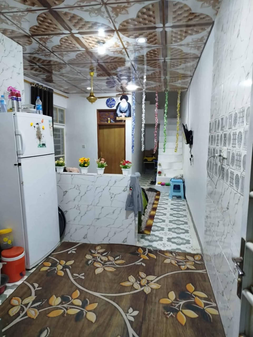 سلام عليكم 
دار للبيع   طابو زراعي  اقرار محكمة جاهز للتطويب 
المساحة ١٠٠ متر   بناء جديد 
يحتوي على غرفة وصالة واستقبال ومطبخ مفتوح على الصالة 
وصحيات داخلية وخارجية
خدمات كاملة 
كهرباء وطني قوية ماي قوي خط مولدة 
خط سيارات   مدارس ابتدائي ومتوسط
المكان النجف الاشرف   البراكية   شارع المعمل   خلف مدرسة الازدهار  قريب على الشارع 
السعر المطلوب 28 وبي مجال***********☎️
