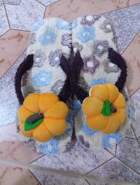 اتوفر شباشب كل الوان ونوعيات وسعر بس3الاف 07800494529