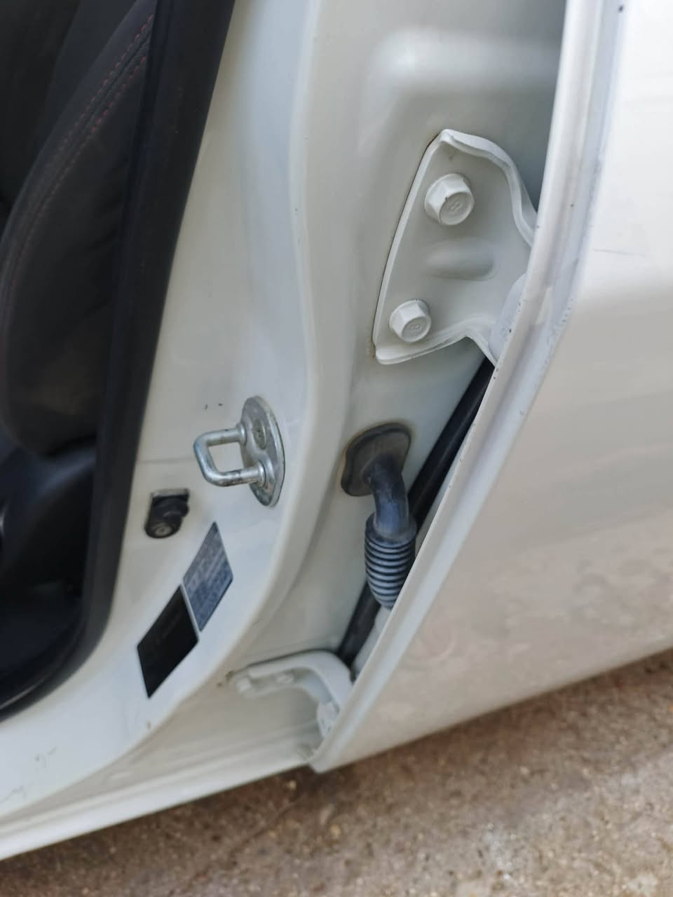 سلام عليكم للبيع سيراتو موديل 2013 
بيها شبرين صبغ بس والباقي مكفوله كفاله عامه حتى الدعاميات مكفوله وحتى من البارد سياره جديده وعلى ايد وحده من الزيرو لحد الان ابد ما متعوبه محرك 1600 ما مفتوح كير ما مفتوح حداديه جديده من طول لطول تراي زيرو بيها تخم تاير جديد ومكفوله حتى من الفتح كلها وضع شركه داخلها جديد مواصفات ليد نهاري حاكيه وبلوتوث اشاير بلمري مر شفط يدات ستيل ويل كب شفتات ستيرن صالنصه رياضي ارقام وهزه وفحص كله جديد لل 2029 تحويل مباشر السعر 105 وبيها مجال بسيط مكاني بابل القاسم ***********. ***********4
