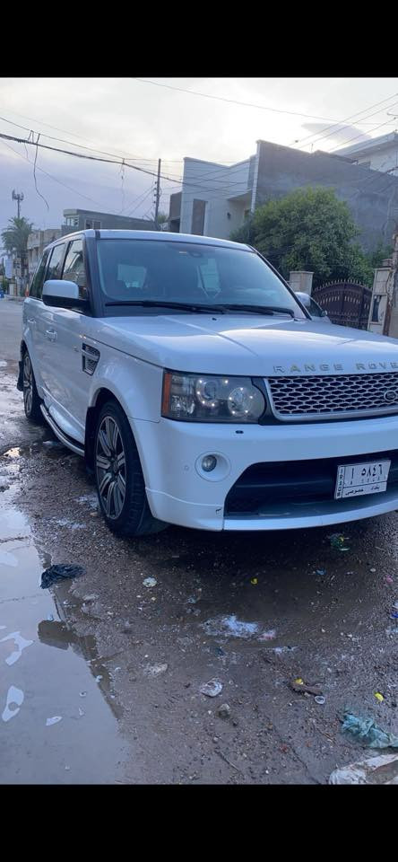 السلام عليكم للبيع او مراوس رانج روفر 2011 بدون سوبر يعني HS وارد أمريكي بدون حادث بدون صبغ كير مكينه خير من الله فول مواصفات سلايد روف حساس امامي خلفي كأمره 5 بصمات كشنات تدفئه تبريد كراسي كهرباء خزن ميموري تحكم ستيرن تدفئه بل ستيرن كهرباء داخل لونين بعد بيهه هواي مواصفات سياره مصروف عليه جاهزه من كولشي السعر 150$ للاستفسار ***********
