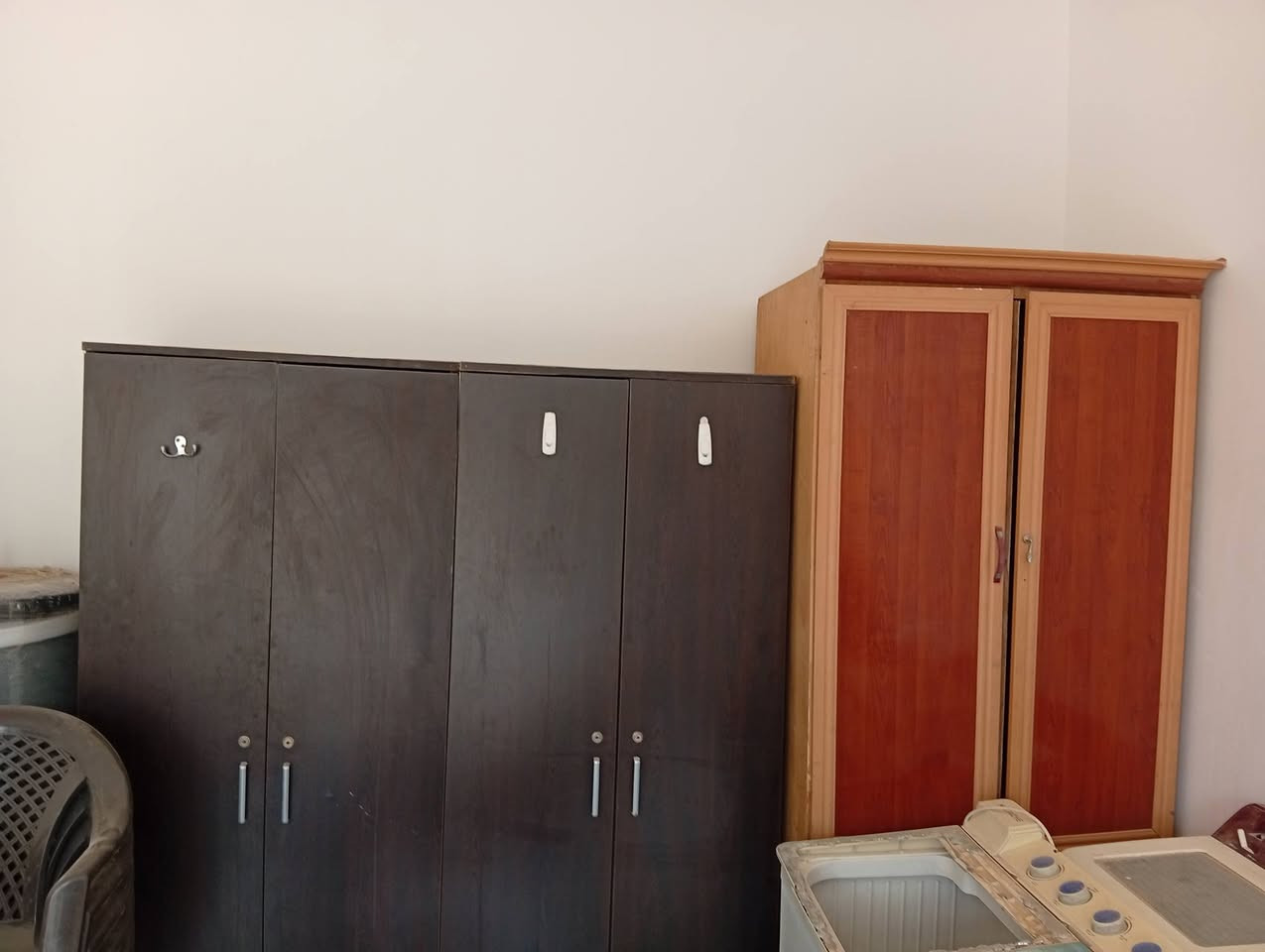 السلام عليكم غراض بيت مستخدمه للبيع نضيفه وشقاله مكان بروانه *********** شراي يتصل  خاص ما عندي حجز
