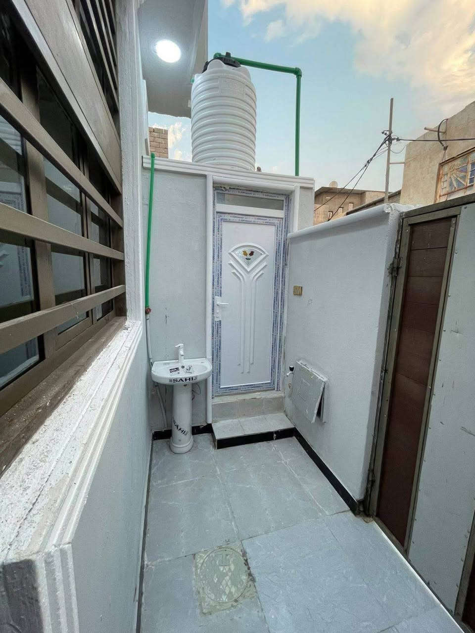 ستفسار📲***********

دارسكن للبيع 🏭
ماشاءلله عل ترتيب ونزاكه
مساحة كل بيت 100 مربع 
نوع العقار طابو زراعي
بأسم عراقي سند 25

لبيت لأول ركن على شارعين
ولبيت ثاني على شارع 10م
كافت لخدمات متوفره

كل بيت يحتوي
⬇️
دوانيه
وصاله
وغرف نوم 2
مطبخ
صحيات خارجي وداخلي

العنوان ابولخصيب
كوت ثويني غرب مدارس كوت ثويني الاهليه 

بيوت فارغات وجاهزات للسكن

تستلم بيتك عد لمكاتبه

تريد بيت أو تريد ثنين

سعر  بيت 60مليون وبي مجال
اللاستفسار 📲*********** الزبير, البصرة
