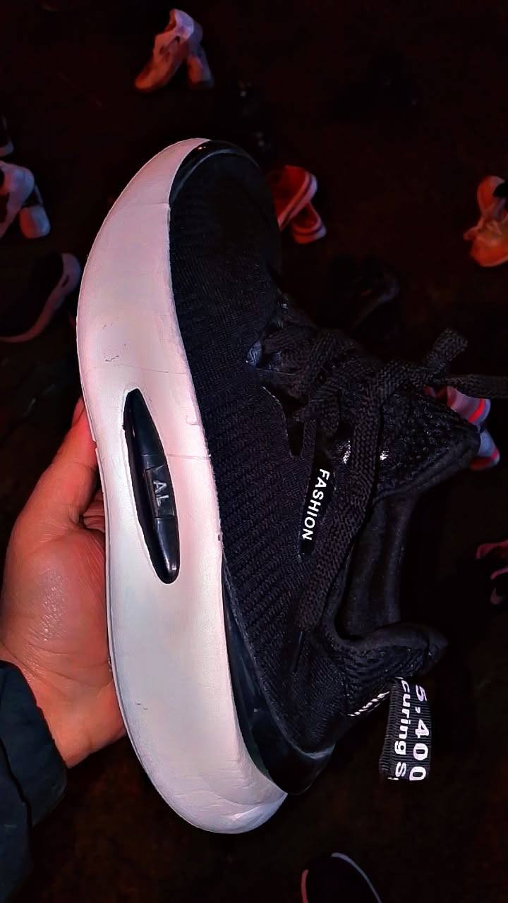 سلام عليكم 
احذيه باله أوربي جمله سعر القطعه 6الاففففف 
قيسات من40لل46 🔥 موجود 100قطعه شلعه وحده 
عنوان بغداد الشعله رحمانيه 
***********
