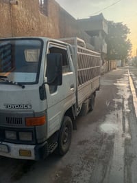 سياره للبيع ولمراوس سعرها 35وبيها مجال 07717031703