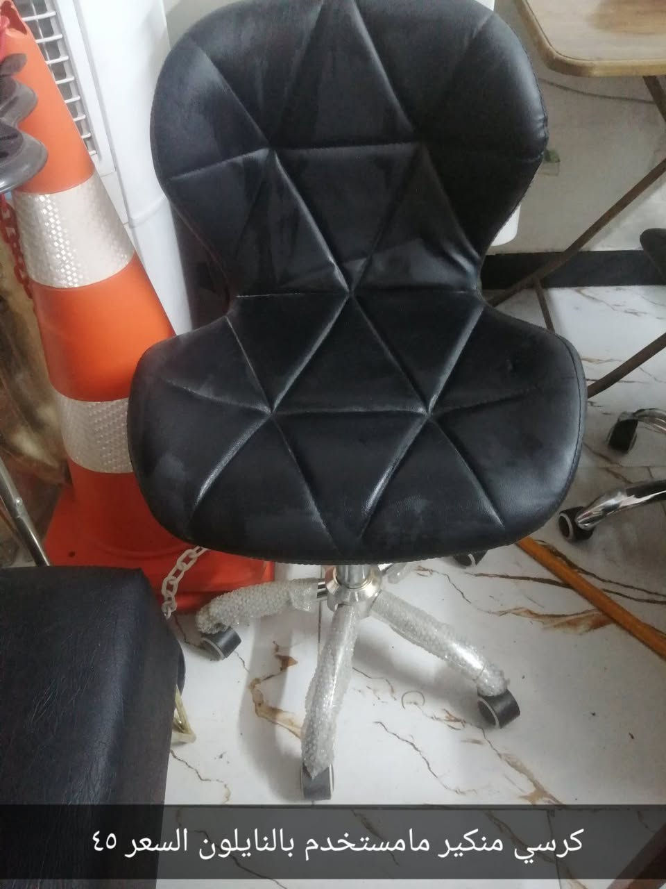 كراسي حلاقه ومغسله وكرسي منكير طابوريه بدكير وعربات للبيع الاتصال على الرقم *********** حي اور
