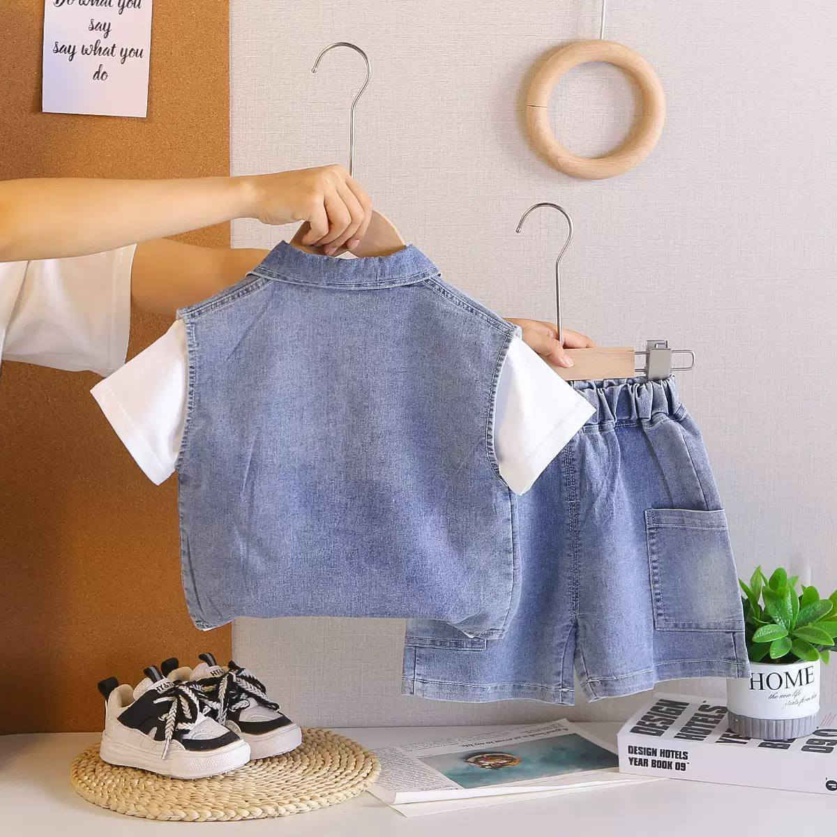 طقم ولادي 3 قطع كوري ❤️‍🔥 السعر 15 
قياسات سنه لحد5سنوات 
أزياء علاوي ناصريه قضاء قلعة سكر 🏰 قرب مجمع ورزدي مقابيل نساتل القلعة


**إذا كنت صاحب هذا الإعلان وتريد حذفه لأي سبب، رجاءا أرسل رسالة إلى الدعم الفني**