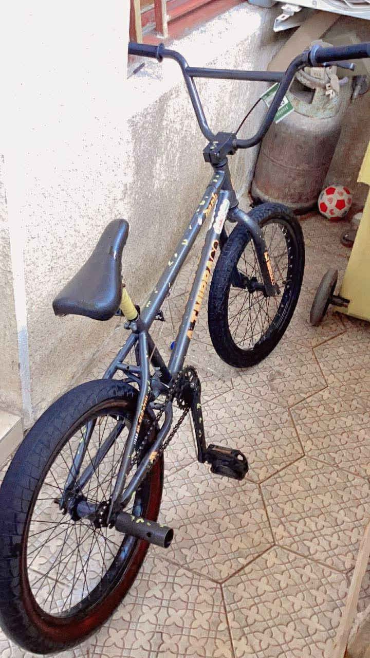 بايسكل بي ام إكس اخت الجديد مكاني الدورة حي المعلمين  السعر 145 بي مجال استعماله قليل اخت الزيرو 
***********
