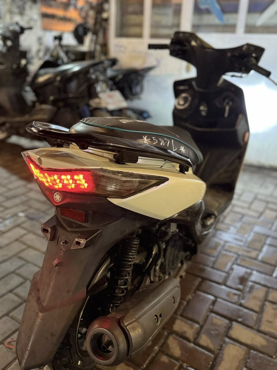 سلام عليكم للبيع سكنس لد يابانيه بلاديه دراجه مكينه مكفوله كفرهة بلادي ومصبوغ شلعه معدل حلوه دراجه عارضهة بواحد وبيهة مجال ***********
