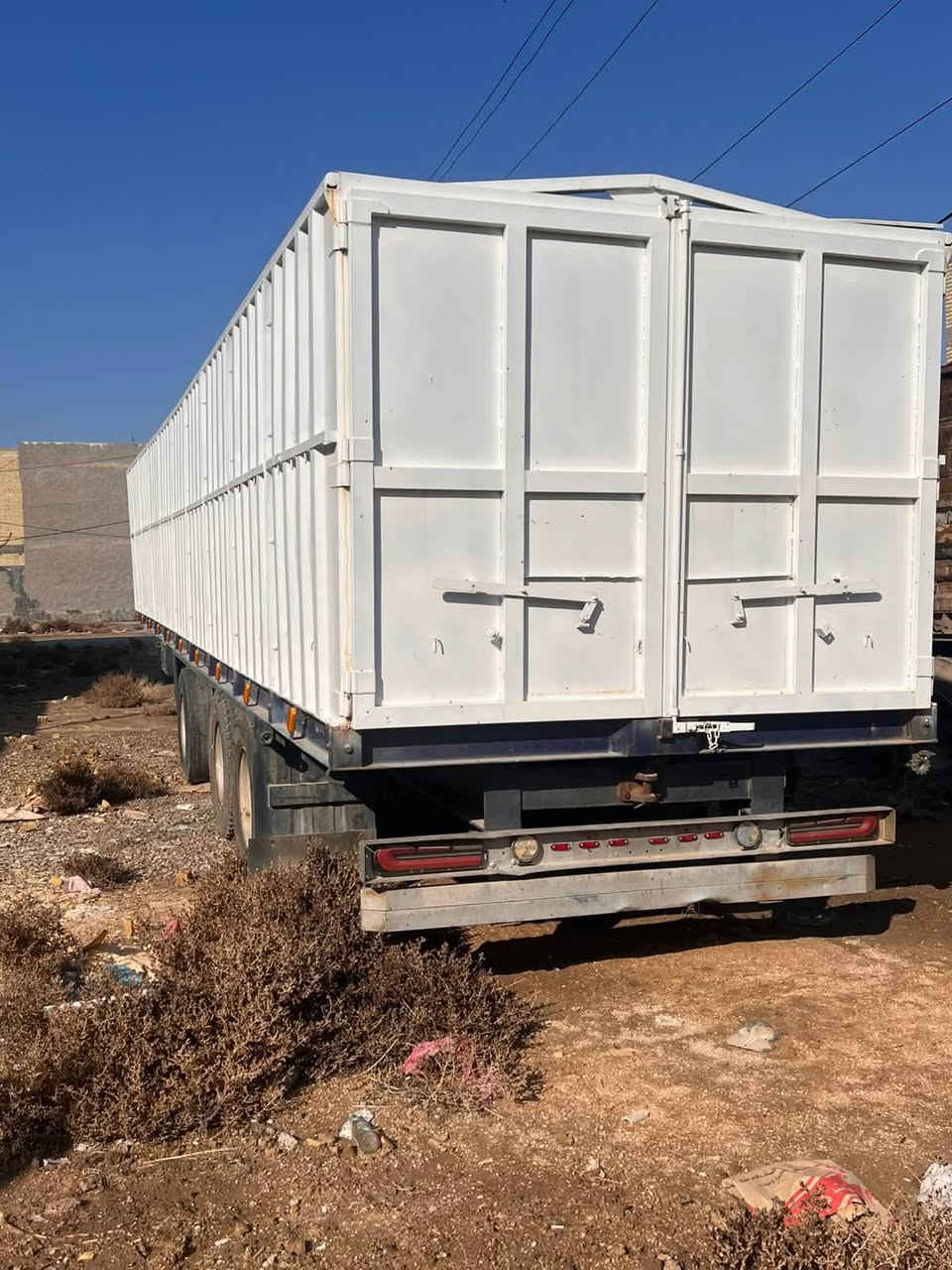 السلام عليكم للبيع عربانه مكان بغداد التاجيات ***********
