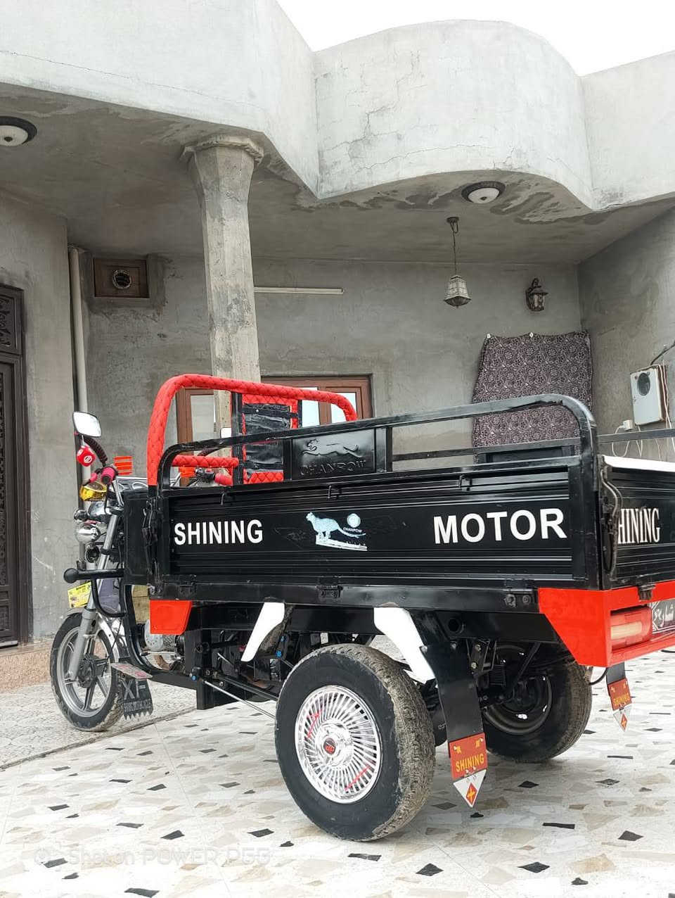 اسلام عليكم ستوتة للبيع موديل 20 منفيس وبليتة بيهة و قلاب تاير چوبلس  قطرة صبغ مابيهة ولا لحيم ركبة شاصي شرط محرك ما مفتوح اخرس اي صوت مابي السعر مليون و450وبيه مجال مكان ناحية الرياض ***********
