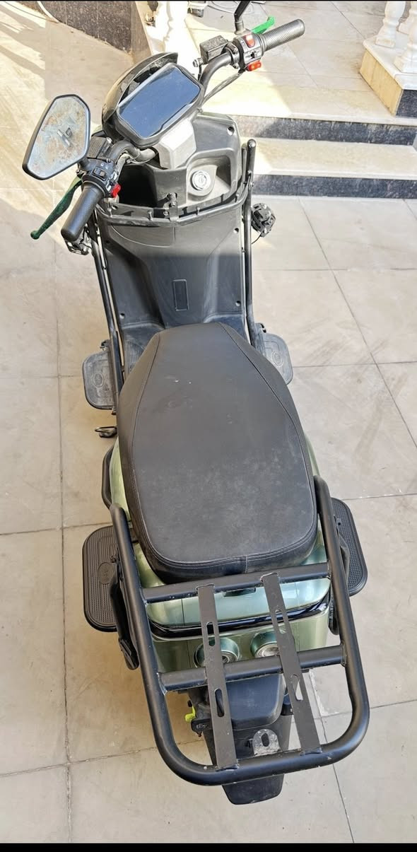 دراجه شحن للبيع نوعها 318 (6)بطاريات مسطره بيها عطل بطاريات  ب(400) وبيها مجال للشراي والرقم ***********
