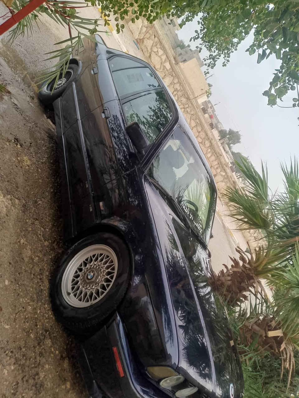 السلام عليكم اخوان
بي ام ٥٢٥ للبيع موديل ٩٥ 
السياره مكينه كير حداديه تخم تاير كهربائيات شاشات دمامات غرفة ملكي انارات داخليه وخارجيه رقم اربيل تحويل شوكت ما يعجبك 

السعر 75 وبيها مجال ان شاء الله 
ميسان المجر الكبير 
***********
