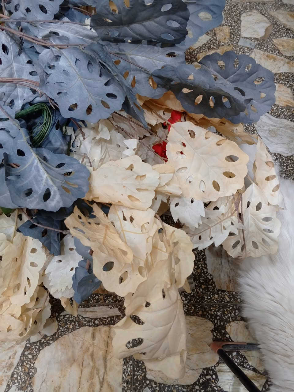 أغصان ورد للكوشات مستعمل نظيف جدا الدرزن ب ٨ الاف فقط متوفر توصيل جميع المحافظات


**إذا كنت صاحب هذا الإعلان وتريد حذفه لأي سبب، رجاءا أرسل رسالة إلى الدعم الفني**