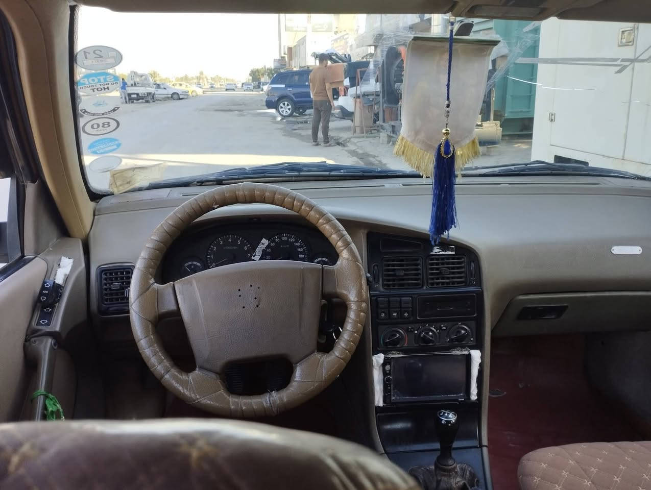 السلام عليكم بيجو405موديل ١٠ رقم نجف مصفره هيه وغرامات ومكفوله مكينه كير حداديه كهربايات جاهزه مكفوله ضربه وتبديل السعر28 وبيه مجال  مكان السياره نجف للاستفسار ***********
