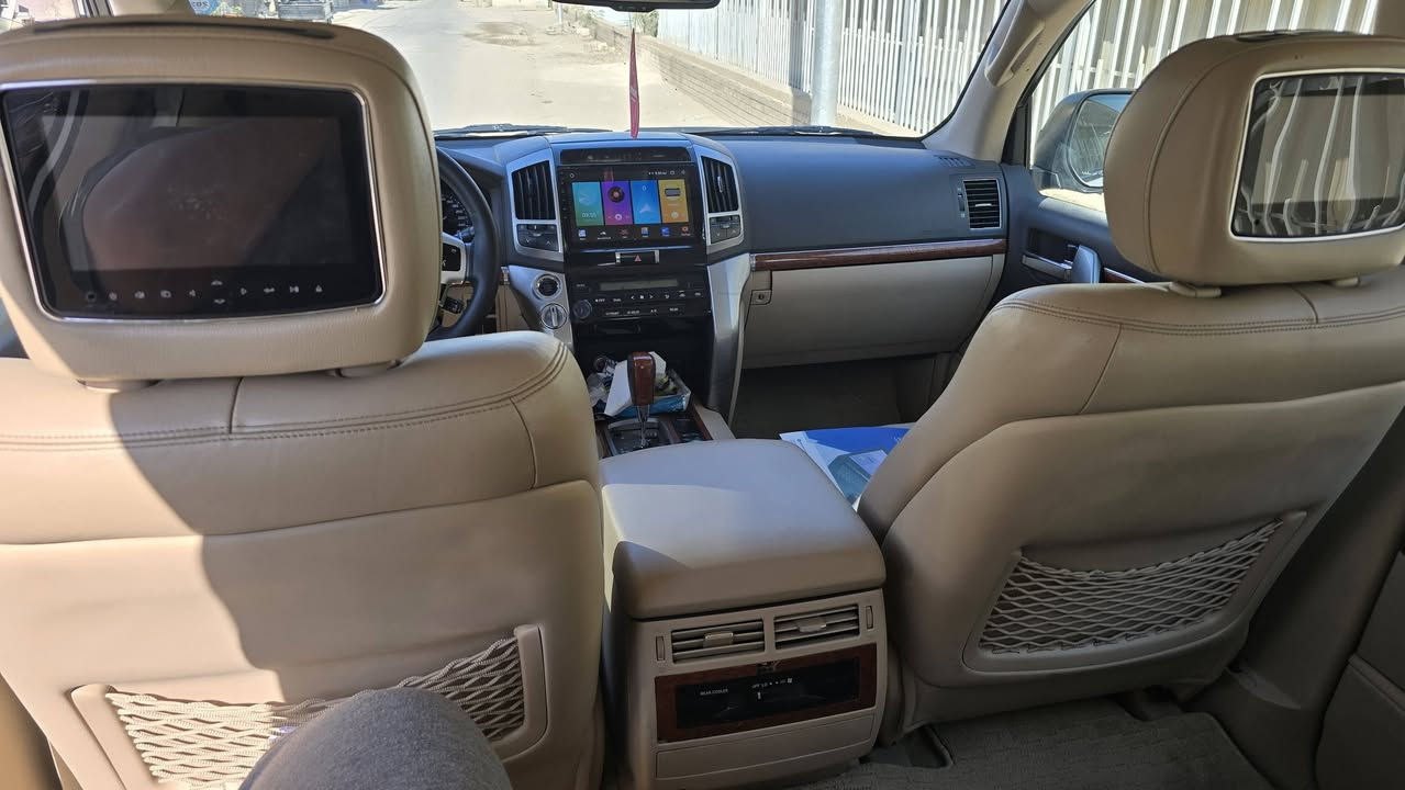 لاندكروز VXR 5700 .
الي عدهم معرفة باللاندكروز يعرفون شنو مواصفات الـ 5.7 مواصفاته تجي فول  .
موديل 2015 8 سلندر رقم شمالي .
سيارة مكفولة بيها ملاحظات بسيطة جداً  . وسونارها موجود 
السعر ٤٣٥ ورقه .
مكان السيارة نجف .
للأستفسار الاتصال واتساب او مباشر ع الرقم *********** او التواصل ماسنجر .
