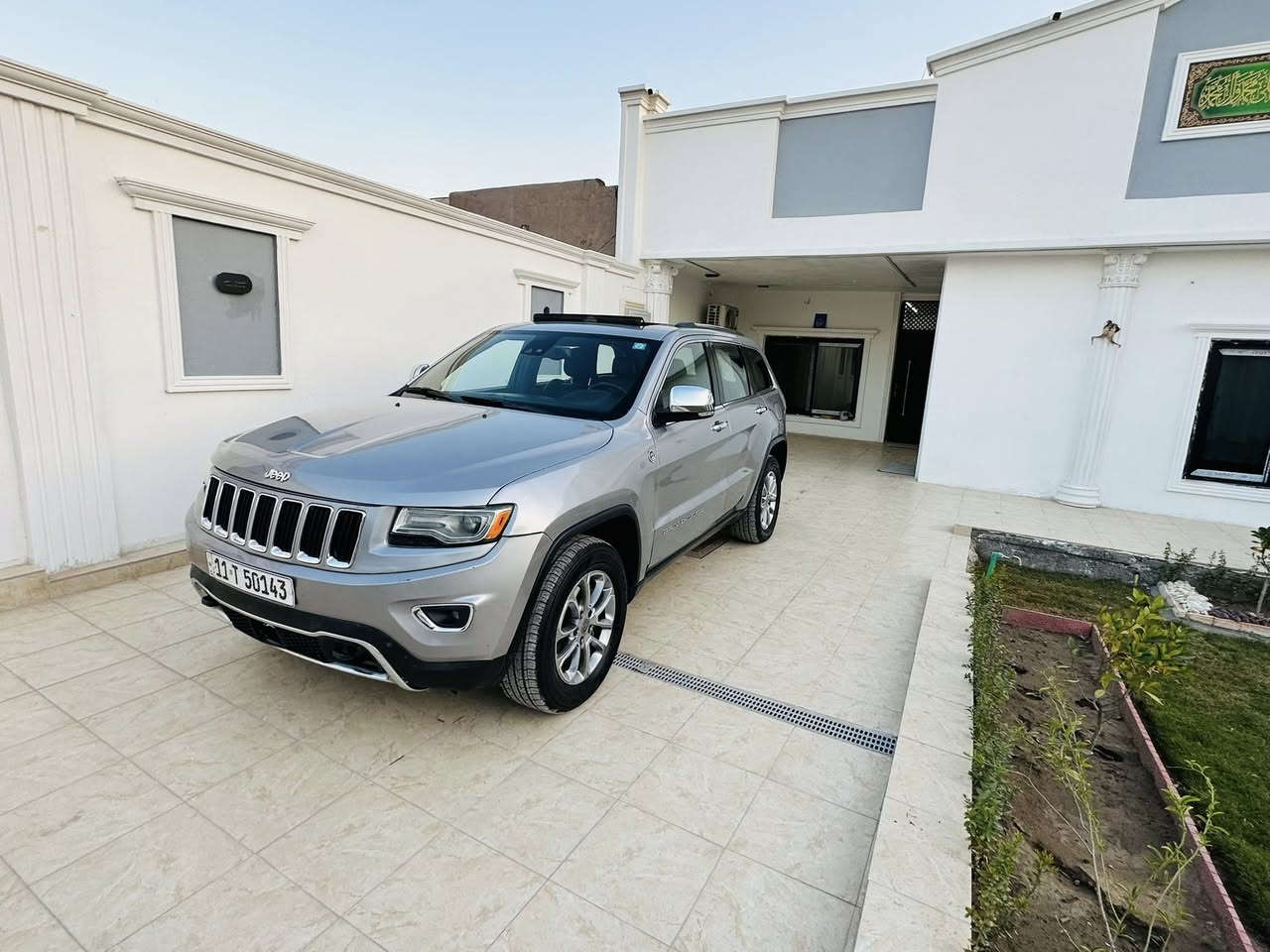 رمضان كريم علينه وعليكم نشالله         سلام عليكم جيب البيع
جيب گراند شيروكى2015 
السعر164 وبيها مجال جدن قليل 
سياره بدون يرباك 
العنوان بغداد الدوره البعيثه 
الهاتف ***********
🚀 عدكم علم يعني الموديل 2015 بس بانزين عادي يعني شكل الربعطعش 
يعني انسه اسم دونص بل خير الصير من نصيبه
صور الحادث مرفقه بل منشور فقط حادث مريكه تلث قطع صبغ فقط  . 
سياره بدون ايرباك يعني كفاله من اليرباك 
** ماشى110 كم .
1_  سكف بانوراما  
2-كشن هيتر وكشن تبريت.
3-كشن كهربا ئي وكشن مساج.
4-استيرن هيتر *- استيرن شفطاط وتحكم *- مكان قرص سيدي
5-لايد ليد + لايدزينون.
6-مرايا هيتر *-مرايه حساس .
7-ئوتوبريك *-ئوتو ترافلايت *-ئوتوستارد. تحديد سرعه
8- 10 سماعة+ ديجه ي بل سندوق بلاد شريكه  
9-تبريد مركزي *-صندوق شفط .
10-يدات نيكل +يدات بصمه .
 11- مرايه ومرايه رادار .
12- طايرات جديد شريكه سبيرمقدس مانازل ..
14 تحديد سرعه . شغال
15دعاميه كدام ودعاميه وره بي رادار وحساسات.
16-.السعر 164 وبيها مجال جدن قليل ماكو هيج سعر بل خير الصير من نصيبه
كل جسم شرط عل وضع بلاد شريكة 
ملاحض/رقم جديد هزه وسنويه  كل جدي
