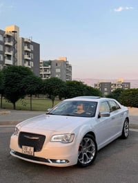 بلاتينيوم • محرك ٥٧٠٠ • ماشي ٦٤٠٠٠