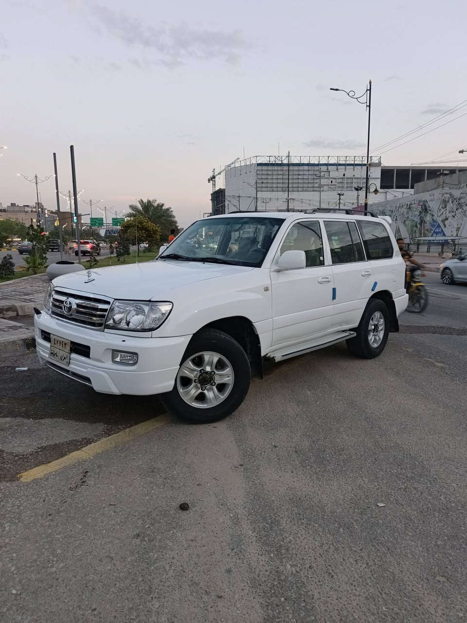 (للبيع) 
لاندكروز 2001محدثه2007
مكينه 4500 V6
كير عادي
كير مكينه اكسل حداديه شواصي مكفولات وخير من الله تعمير جديد 
منضومه زنون عالي ناصي
تبريد ثلج
تدفئة 
تخم تاير باتري جدبد
رقم سليمانية وكالة عامه من الكردي اتريد تحويل تريد وكالة 
السياره نقصها بطاين بيبان ألامامية
سعر البيع   (115) 
للستفسار اتصال +واتساب
***********
مكان السياره كربلاء
