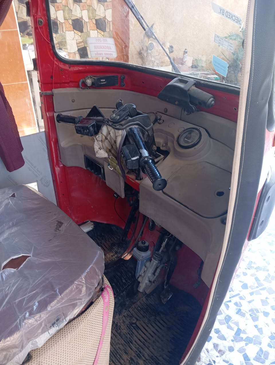 السلام عليكم تكتك للبيع موديل 2018 تكتك مكينه كير خير من الله الكشر كبالك بل صور السعر 4700بيه مجال بسيط الاستفسار الاتصال على الرقم *********** المكان ديالى بعقوبة تقاطع القدس أو معارض الحديد
