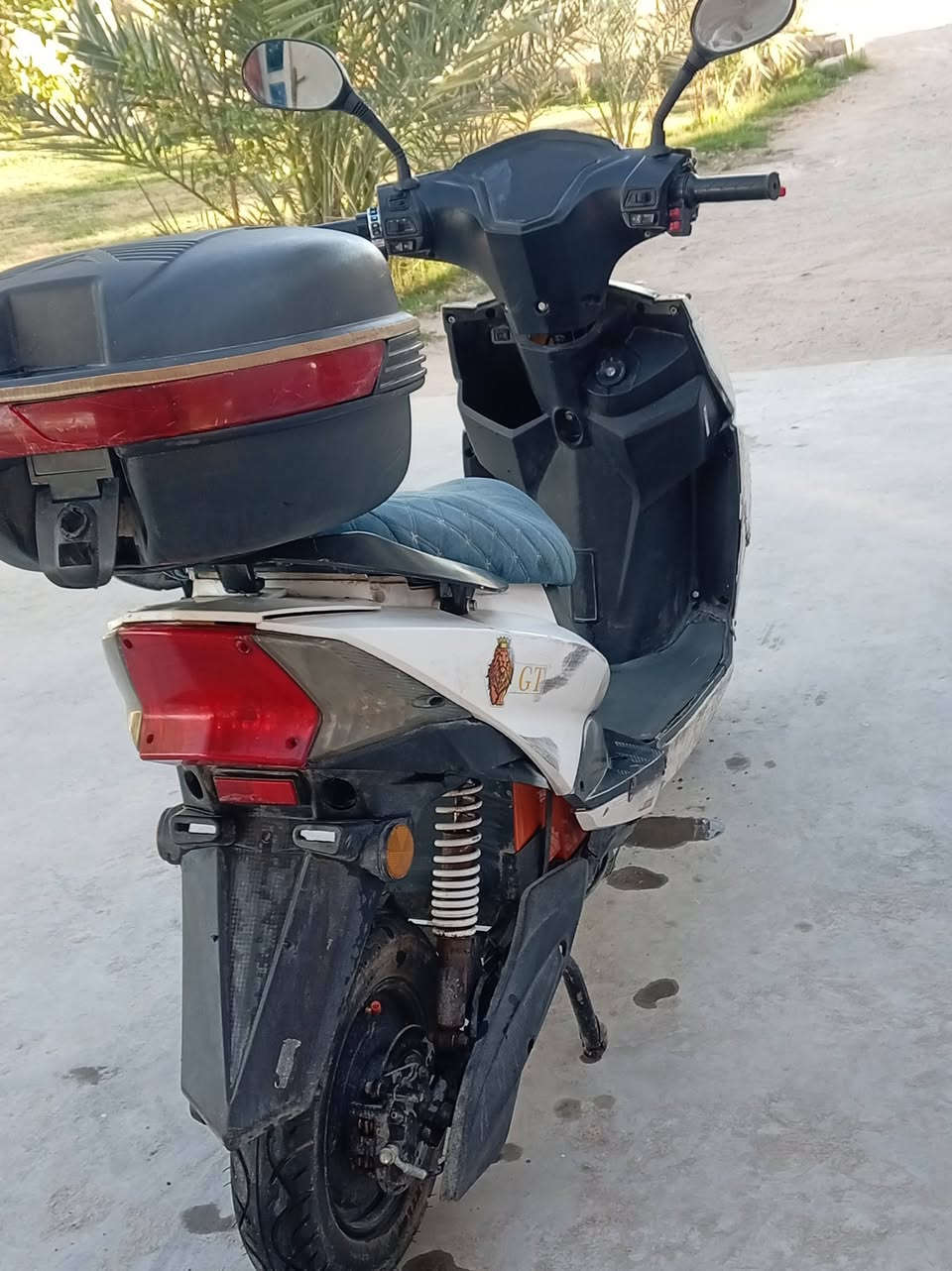 سلام عليكم ورحمة الله وبركاته موطور شحن نضيف جدا سته بطاريات كلهن يغرن 11ونص بي نظام خلفي تشقيل عن بعد طفاء عن بعد كهربايات كلهن شغالات تك شاره يمنه ويشره لايت ثلججي الأبيض عقل جديد بيك امامي وخلفي مال جناي السعر 475وبي مجال الطيبين شاحن جديده نضام سرقه سوية واحد وبصمه وحدة ***********هاذه فقط واتساب العنوان بغداد ابو غريب الزيدان
