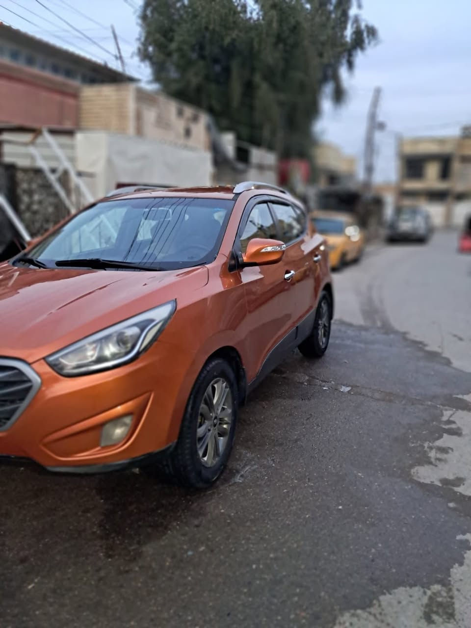 السلام عليكم توسان 14 خليجي رقم بغداد باسمي  لون مميز مشمشي
محرك 2000 دوش المرغوب كير ومحرك وتبريد وتدفئة كله مكفول السيارة عل وضع الشركة وسعر مناسب السياره بيه 3 قطع صبغ اثر جراد مكفوله من الضربه والكص والمعجون بغداد دولي الجديد باسمي تحويل ثاني يوم عليه ادامة كامله ماناقصه برغي تخم تاير جديد باتري جديد مكان سياره بغداد للاستفسار 
0773 336 7924
