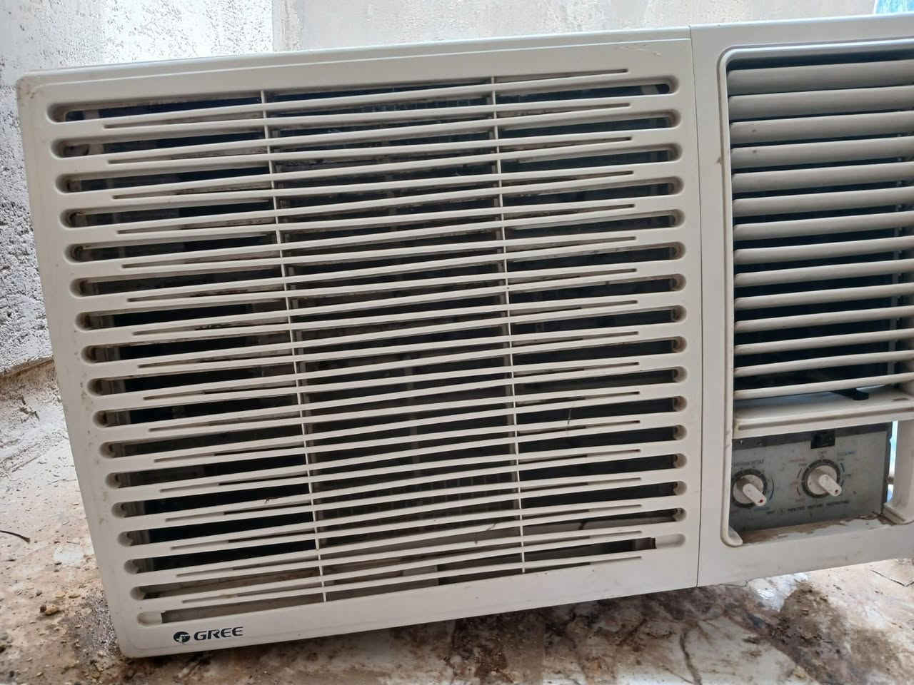 سلام عليكم مكيف من شركه GREE
المكيف نظيف وجديد سبب البيع ماطو مكان يحلونه بي استخدام قليل مثل مموضح بلصور نضيف تجي وتفحصه وتشوفه وبي تراب لان متروك فتره وتجي سعره 300اي استفسار خاص والجاد فقط بي مجال اله رجاءً الي يدور سوالف لايدخل خاص كلشي وضحت الكم تشلعون عيوني الي صدك محتاجه وبي خير ويدلل انداري بلسعر


**إذا كنت صاحب هذا الإعلان وتريد حذفه لأي سبب، رجاءا أرسل رسالة إلى الدعم الفني**