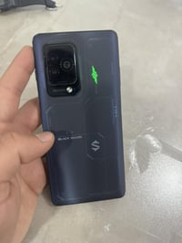 بلاك شارك 5 برو ذاكرة 256 ويا شاحنة وكفر ولزكة نظيف جدا سعر 360 وبي مج...