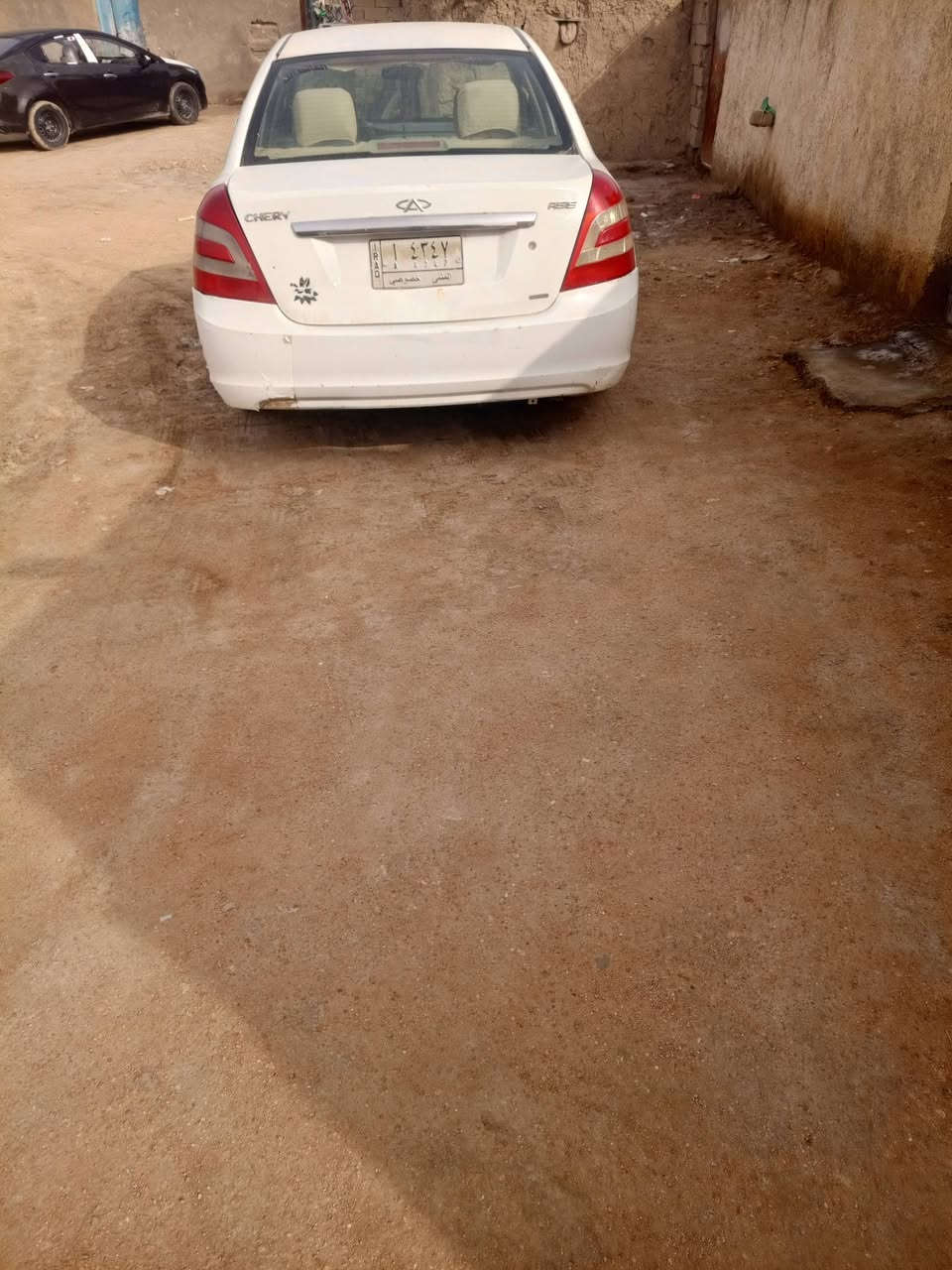 السلام عليكم ورحمه الله وبركاته سيارة شيري A5 موديل 2013  السعر 35 وبيه مجال للاستفسار أكثر الاتصال ع رقم *********** مكفولة من الضربة والعيب الشرعي مكان الرميثة
