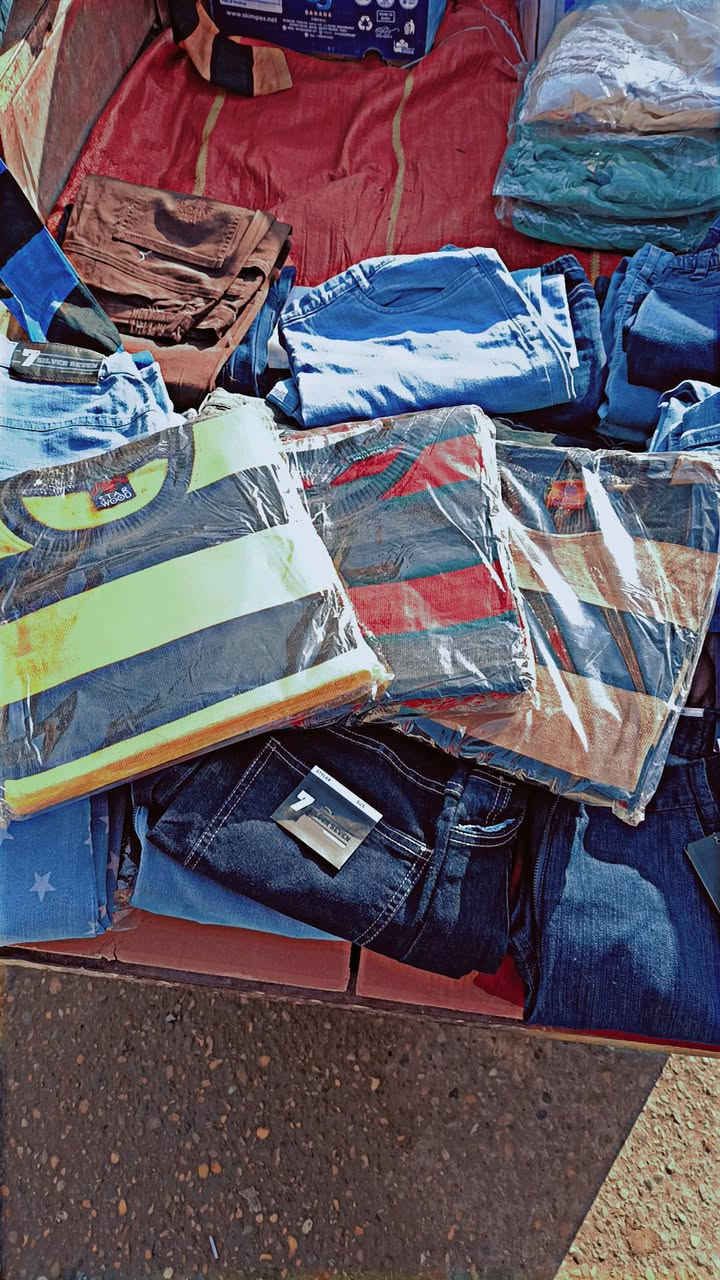 تنزيلات يوم الجمعة 
1/2 
هودي
بدي
بنطرون
سويتر
قطعة ب3😘
قطعتين ب5 😍
_________________________________
العنوان سوق العصري مقابل بيت كتاب للعطاريات

واتساب ***********✅
